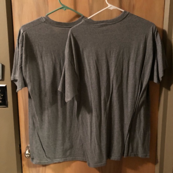 Hanes ComfortSoft Gray V-Neck T-Shirt Sz L - Picture 4 of 4